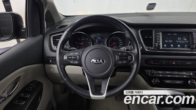 Kia Canival 2019 — photo 19