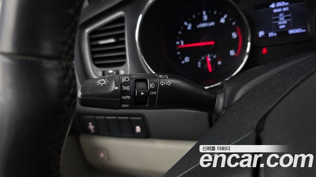Kia Canival 2019 — photo 28