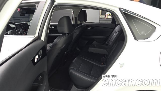 Kia K3 2022 — photo 17