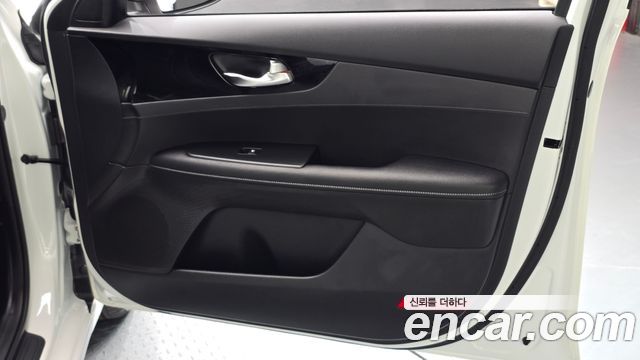Kia K3 2022 — photo 15