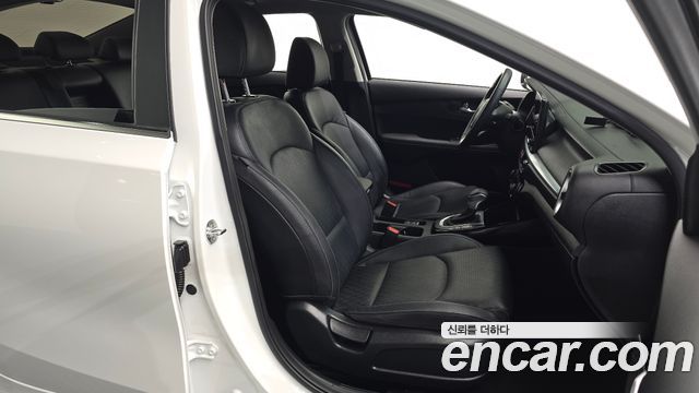 Kia K3 2022 — photo 16