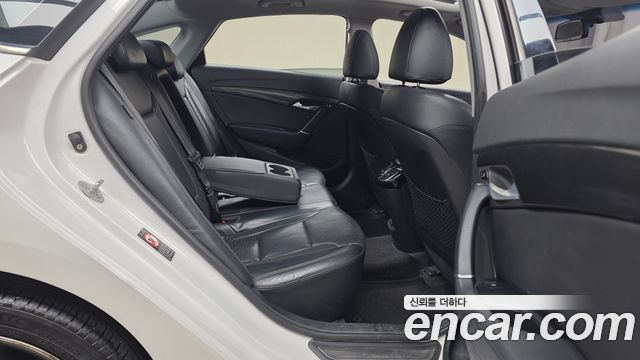 Hyundai i40 2014 — photo 17
