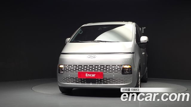 Hyundai Staria 2023 — photo 3