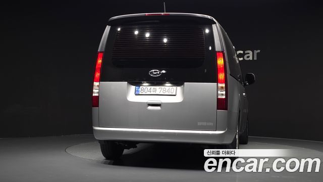 Hyundai Staria 2023 — photo 4