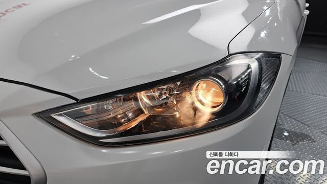 Hyundai AVANTE 2018 — photo 8