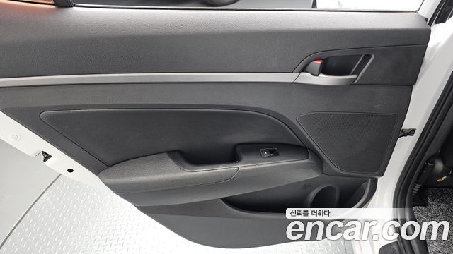 Hyundai AVANTE 2018 — photo 15