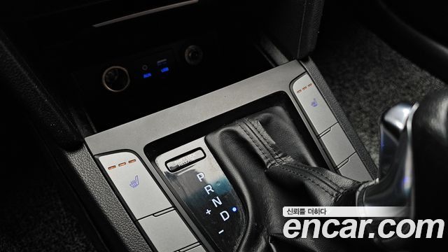 Hyundai AVANTE 2018 — photo 27