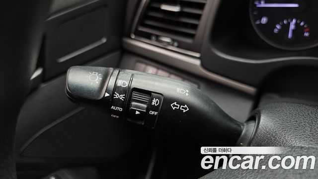 Hyundai AVANTE 2018 — photo 29