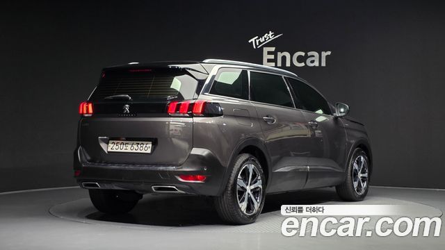 Peugeot 5008 2019 — photo 2