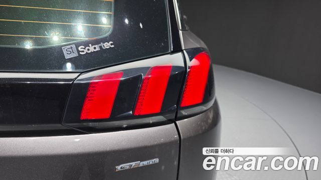 Peugeot 5008 2019 — photo 9