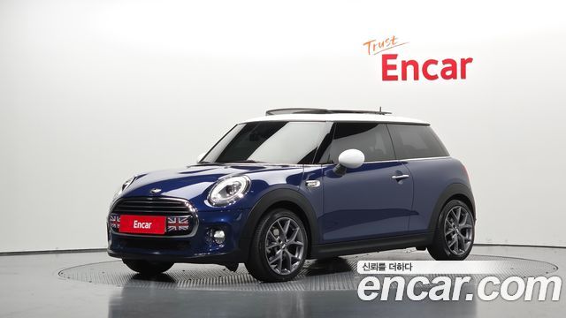 Mini Cooper 2017 — photo 1