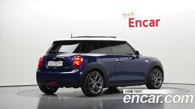 Mini Cooper 2017 — photo 2
