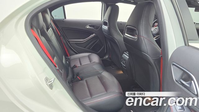 Mercedes-Benz A-Class 2016 — photo 11