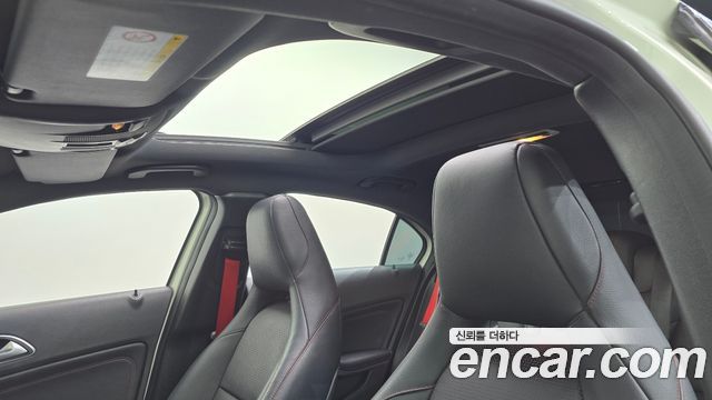 Mercedes-Benz A-Class 2016 — photo 16