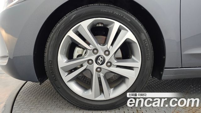 Hyundai AVANTE 2018 — photo 5