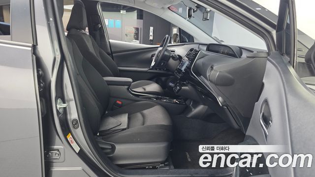 Toyota Prius 2019 — photo 11