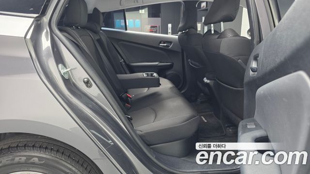 Toyota Prius 2019 — photo 12