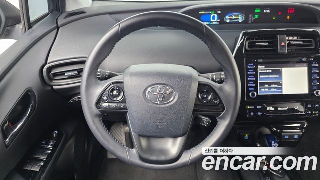 Toyota Prius 2019 — photo 13