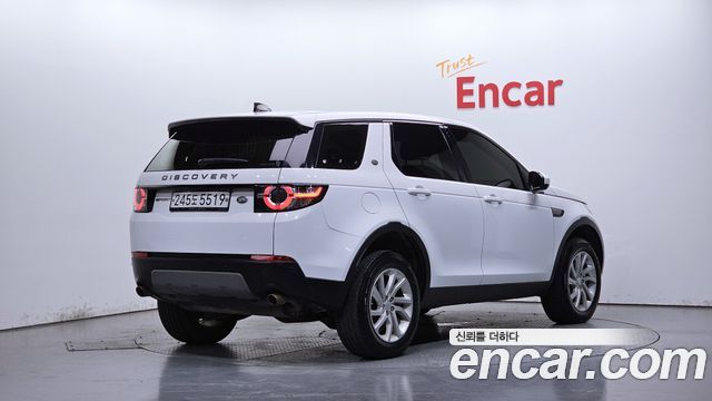 Land Rover Discovery Sport 2019 — photo 2