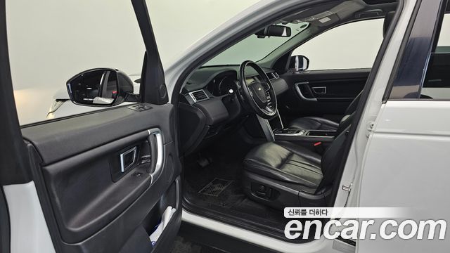 Land Rover Discovery Sport 2019 — photo 10