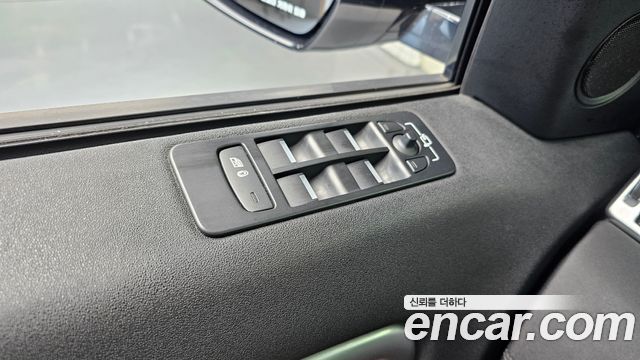 Land Rover Discovery Sport 2019 — photo 16