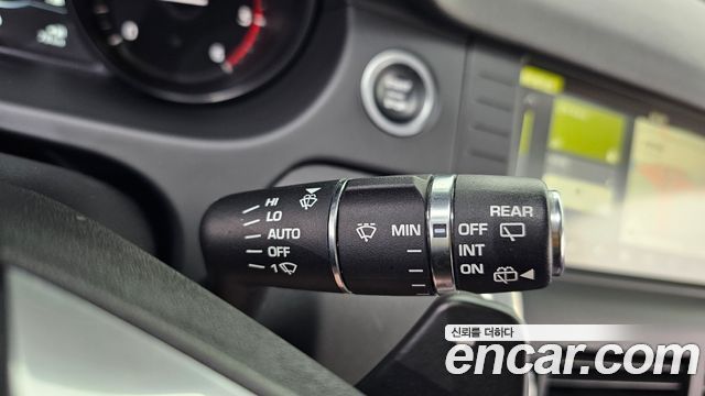 Land Rover Discovery Sport 2019 — photo 17
