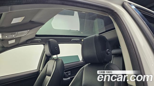 Land Rover Discovery Sport 2019 — photo 19