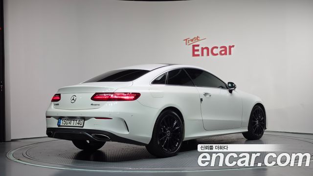 Mercedes-Benz E-Class 2017 — photo 2