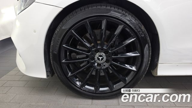 Mercedes-Benz E-Class 2017 — photo 5