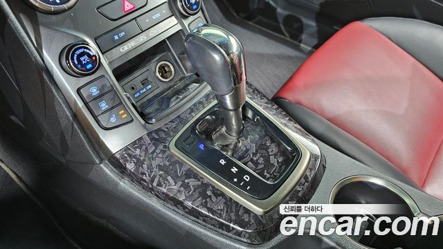 Hyundai Genesis 2012 — photo 9