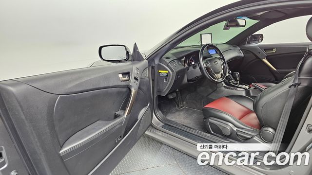 Hyundai Genesis 2012 — photo 10