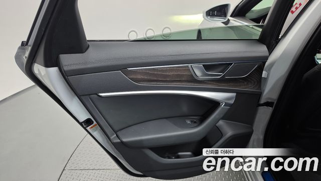 Audi A6 2021 — photo 15