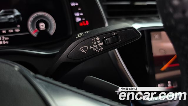Audi A6 2021 — photo 23