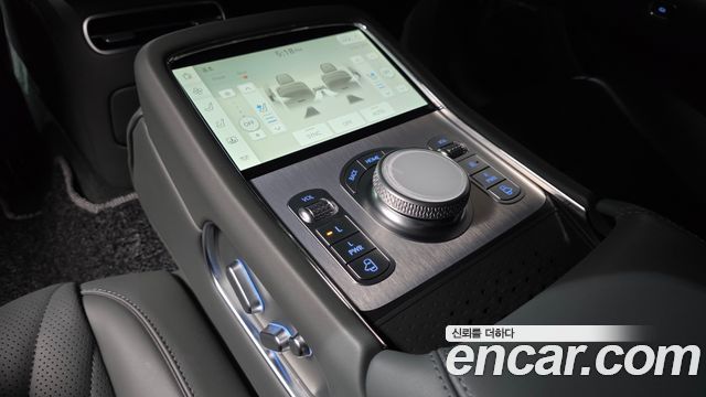 Genesis G90 2023 — photo 28