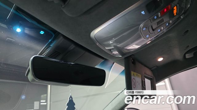 Genesis G90 2023 — photo 31