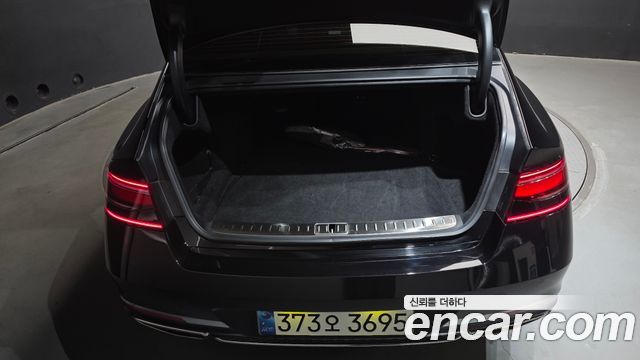 Genesis G90 2023 — photo 32