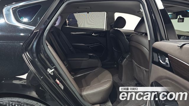 Kia K7 2017 — photo 17