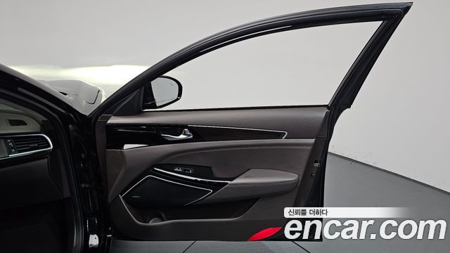 Kia K7 2017 — photo 14