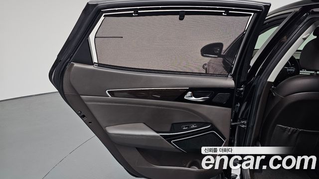 Kia K7 2017 — photo 15