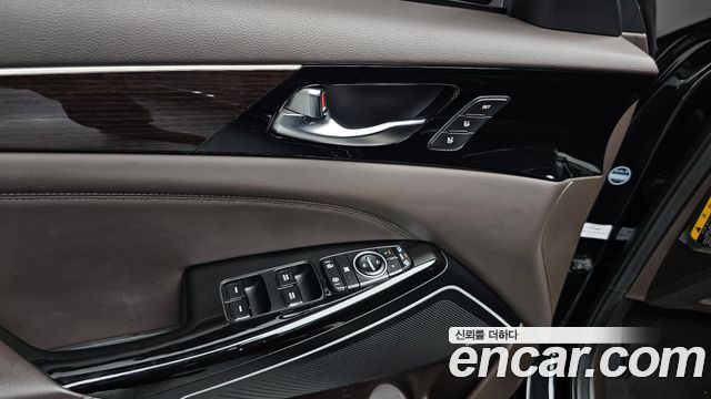 Kia K7 2017 — photo 29
