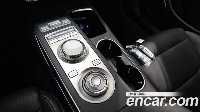 Genesis GV70 2023 — photo 12