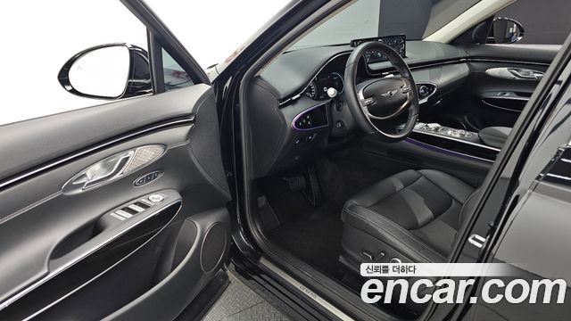 Genesis GV70 2023 — photo 17