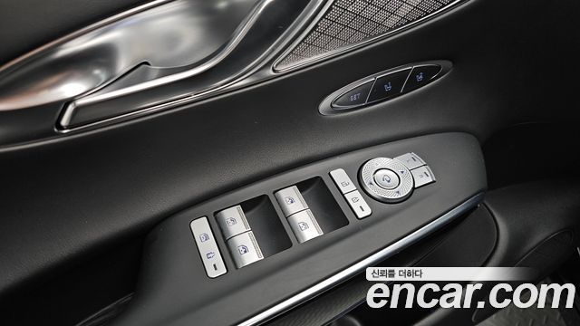 Genesis GV70 2023 — photo 22