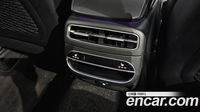 Genesis GV70 2023 — photo 24
