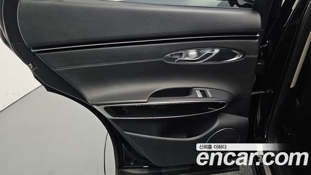 Genesis GV70 2023 — photo 15