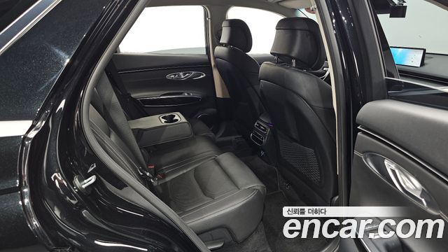 Genesis GV70 2023 — photo 16