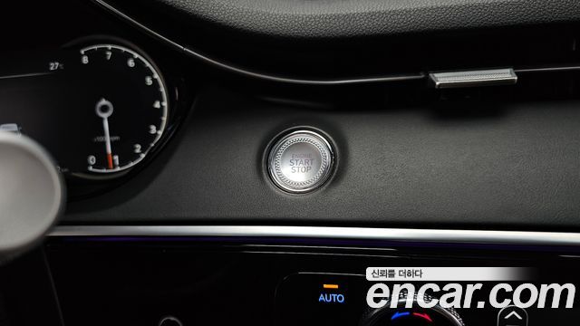 Genesis GV70 2023 — photo 27