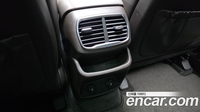 Hyundai Santafe 2019 — photo 31