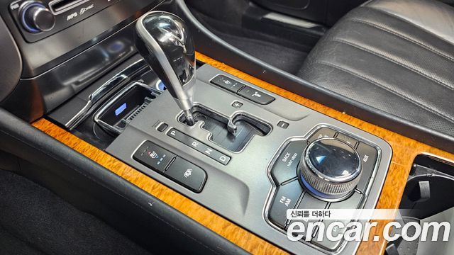 Hyundai Equus 2010 — photo 12