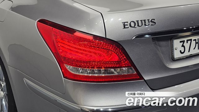 Hyundai Equus 2010 — photo 9